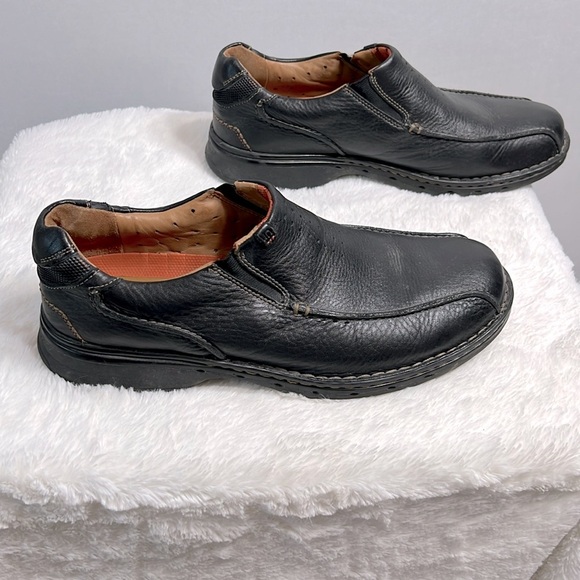 Clarks Men\'s Unstructured Black Leather Slip On Shoes size 11.5 main image 4